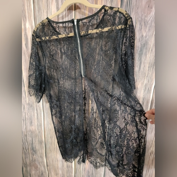 SOFT Black Lace Blouse Size 1x - Picture 5 of 5